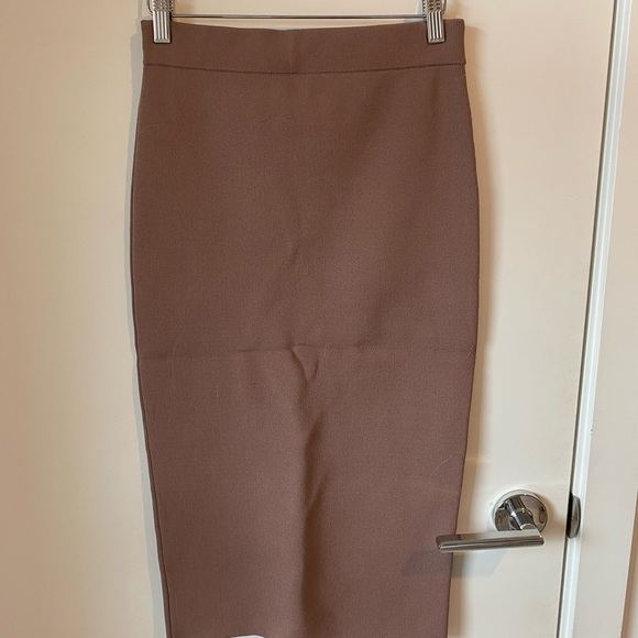 Aritzia Babaton sculpt knit tube skirt - Picture 1 of 2